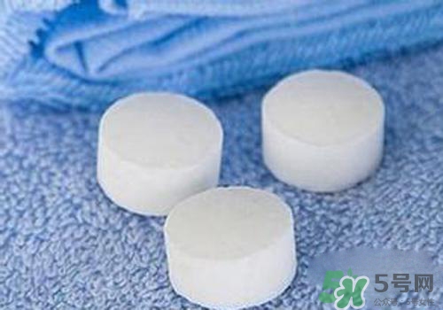 樟腦丸對跳蚤有用嗎？樟腦丸可以除跳蚤嗎？