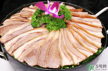 吃狗肉會(huì)得狂犬病嗎？吃狗肉會(huì)不會(huì)得狂犬??？