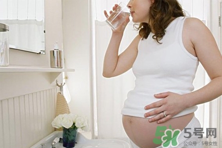 孕婦能用唇膏嗎？孕婦可以涂潤唇膏嗎？