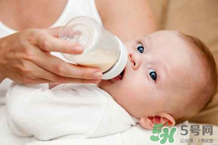 母乳奶水清淡正常嗎？奶水清淡不代表沒營養(yǎng)