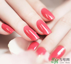冬天涂什么顏色的指甲油好看？冬天適合什么顏色的指甲油？
