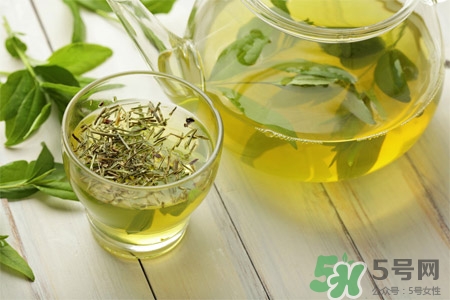 冬天喝菊花茶好嗎？冬天喝菊花茶加枸杞好嗎？