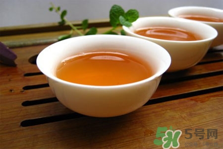 冬天喝菊花茶好嗎？冬天喝菊花茶加枸杞好嗎？