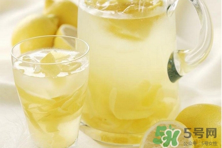 檸檬水可以用熱水泡嗎？檸檬水用涼水泡還是熱水泡？