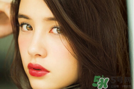 冬天適合什么顏色的頭發(fā)？冬天染什么顏色的頭發(fā)好看？