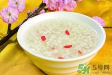 米酒能下奶嗎？產(chǎn)婦喝米酒能下奶嗎？