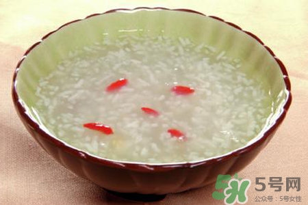 經(jīng)常吃醪糟雞蛋能催奶嗎？酒釀蛋的功效與作用