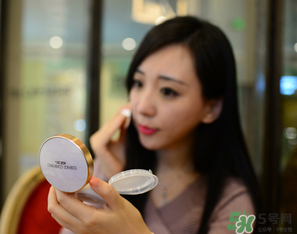 愛敬和luna哪個(gè)好？age20s和luna的區(qū)別