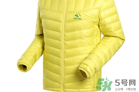 冬天穿羽絨服好還是棉服好？羽絨服和棉服哪個好？