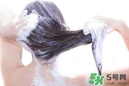 冬天洗冷水澡好嗎？冬天洗冷水澡的好處與壞處