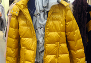 羽絨服需要干洗嗎？羽絨服干洗好還是水洗好？