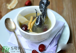 經(jīng)期可以喝烏雞湯嗎？經(jīng)期喝烏雞湯有什么好處？