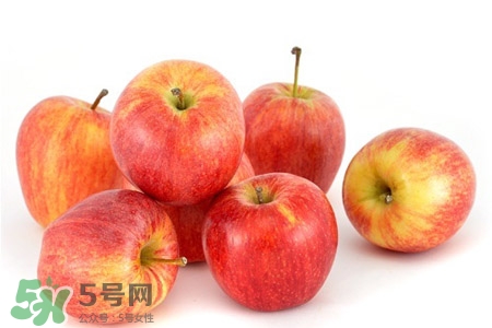 寶寶吃蘋(píng)果泥要蒸熟嗎？寶寶吃蘋(píng)果泥有什么好處？