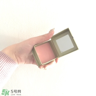 貝玲妃蒲公英蜜粉怎么用？benefit貝玲妃蒲公英蜜粉使用方法