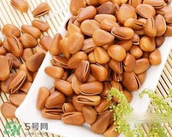 松子和核桃哪個營養(yǎng)價值更高？松子和核桃哪個更容易發(fā)胖？