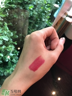 cl黑管口紅和金管有什么區(qū)別？cl黑管和cl金管哪個(gè)好？