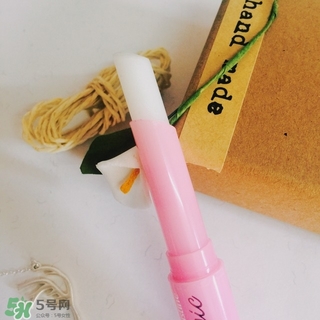 mistine草莓唇膏多少錢？mistine美氏婷草莓變色唇膏價格