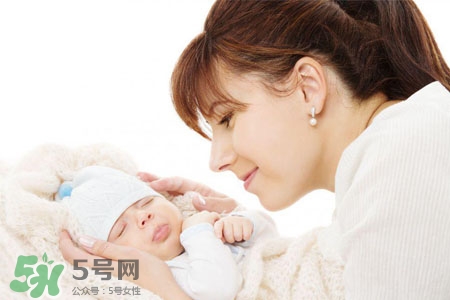 喂母乳乳房會(huì)下垂嗎？喂母乳會(huì)導(dǎo)致胸部下垂嗎？