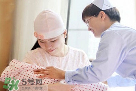 喂母乳乳房會(huì)下垂嗎？喂母乳會(huì)導(dǎo)致胸部下垂嗎？