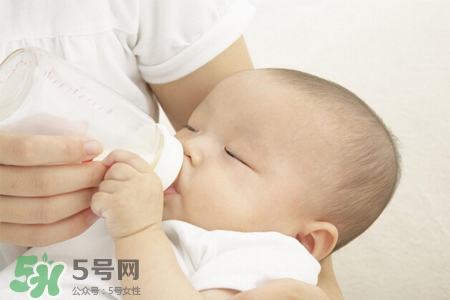 喂母乳為什么會(huì)胸部下垂？正確哺乳不會(huì)導(dǎo)致胸部下垂