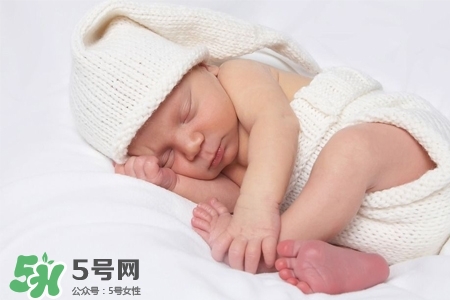 產(chǎn)后胸部下垂什么原因？產(chǎn)后胸部下垂怎么辦？