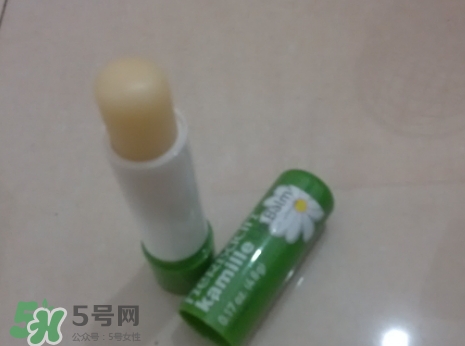 賀本清小甘菊唇膏生產(chǎn)日期怎么看？德國(guó)herbacin唇膏保質(zhì)期