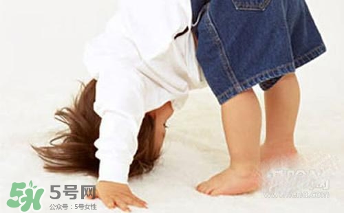 寶寶喜歡撞頭是怎么回事？寶寶喜歡撞頭怎么辦？