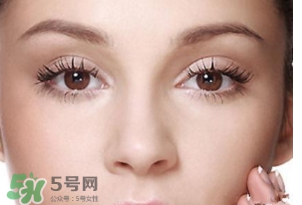 切眉后眼睛腫怎么辦？切眉后眼睛變形怎么回事怎么辦？