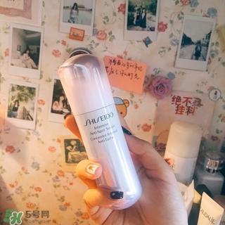 資生堂新透白精華和小燈泡哪個好？資生堂新透白精華和小燈泡對比