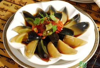 皮蛋有黑點(diǎn)能吃嗎？皮蛋有毒嗎？
