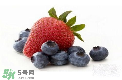 長(zhǎng)痘痘補(bǔ)充什么維生素？長(zhǎng)痘痘補(bǔ)充維生素b嗎？