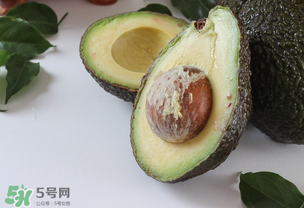 切開的牛油果怎么保存？牛油果切開后能放多長時間？