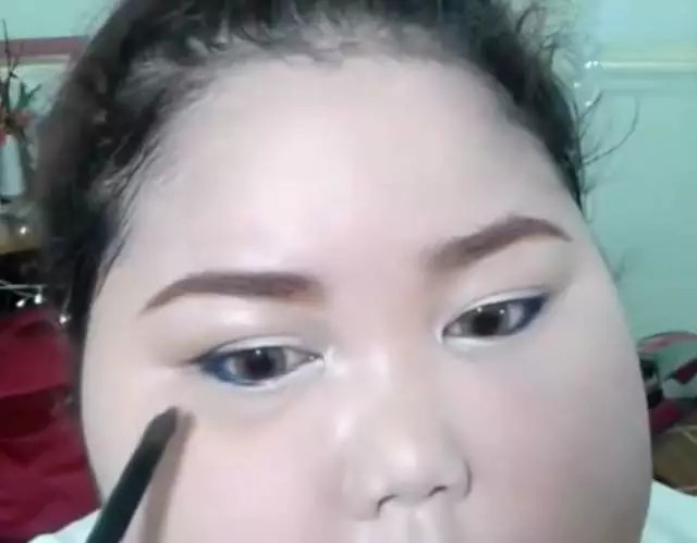 臉胖怎么化妝好看？臉大怎么化妝好看