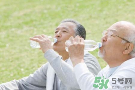 老年人免疫力低下吃什么好？老人免疫力低下吃什么好？