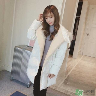 小個(gè)子女生適合穿什么羽絨服？個(gè)子矮的女生適合什么羽絨服