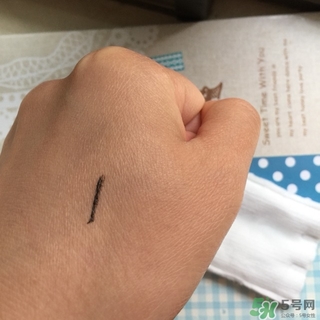 凡茜白茶卸妝油怎么用？凡茜卸妝油使用方法