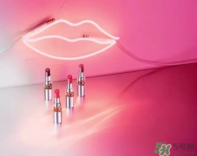 ysl2017銀色圓管口紅多少錢？ysl2017夾心銀色圓管口紅價(jià)格