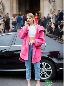 女生過(guò)年穿什么衣服？女生過(guò)年穿衣搭配