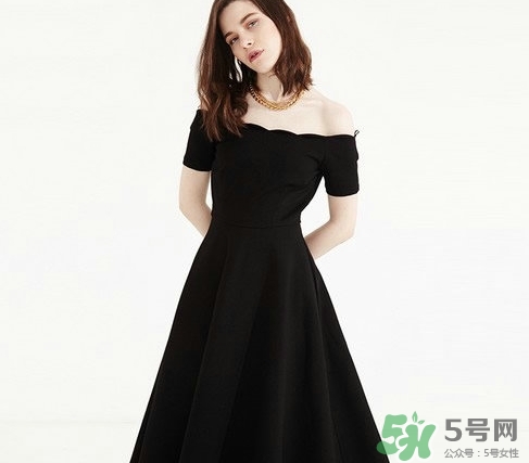 年會女生穿什么？女生年會穿衣搭配