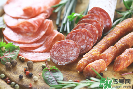 腌肉一斤放多少鹽？腌肉用什么鹽？
