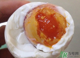 腌雞蛋怎么腌出油多？腌雞蛋最好的出油方法
