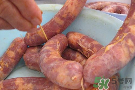灌香腸一斤肉放多少鹽？10斤肉灌香腸放多少鹽？