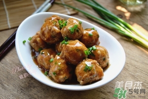 肉丸子可以用面粉嗎？肉丸子用什么粉？