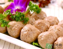 肉丸子可以用面粉嗎？肉丸子用什么粉？