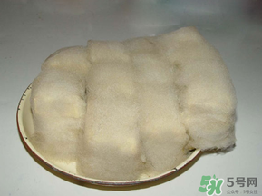 霉豆腐發(fā)霉了還能吃嗎？霉豆腐發(fā)霉有幾種顏色？