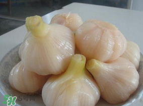 腌大蒜變綠還能吃嗎？大蒜腌制后變綠能吃嗎？