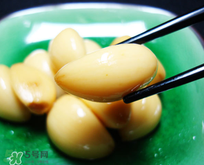 腌大蒜變綠還能吃嗎？大蒜腌制后變綠能吃嗎？