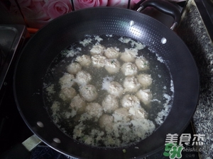 肉丸子可以用面粉嗎？肉丸子用什么粉？
