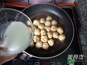肉丸子可以用面粉嗎？肉丸子用什么粉？