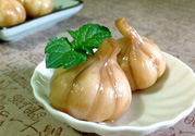 腌大蒜變綠還能吃嗎？大蒜腌制后變綠能吃嗎？